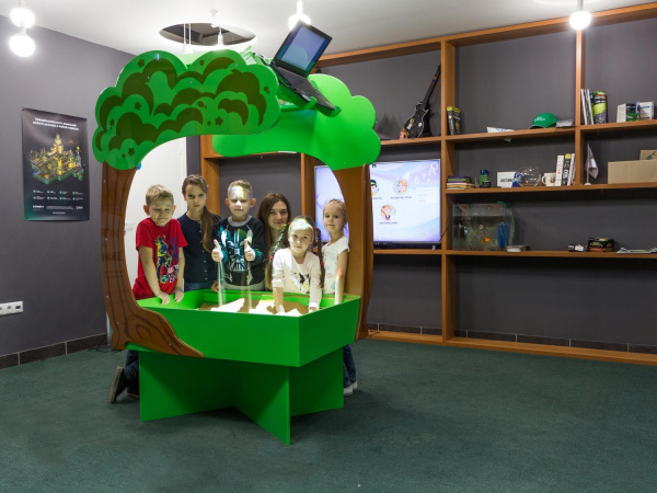 Интерактивная песочница-стол «Полянка»