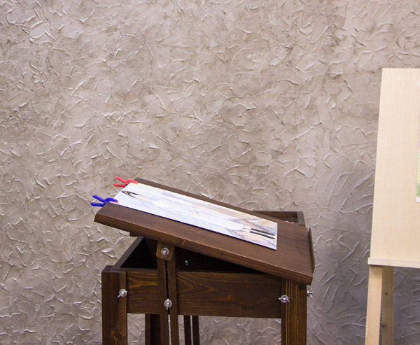 Темный Арландо: наклонный стол для рисования в темной тонировке